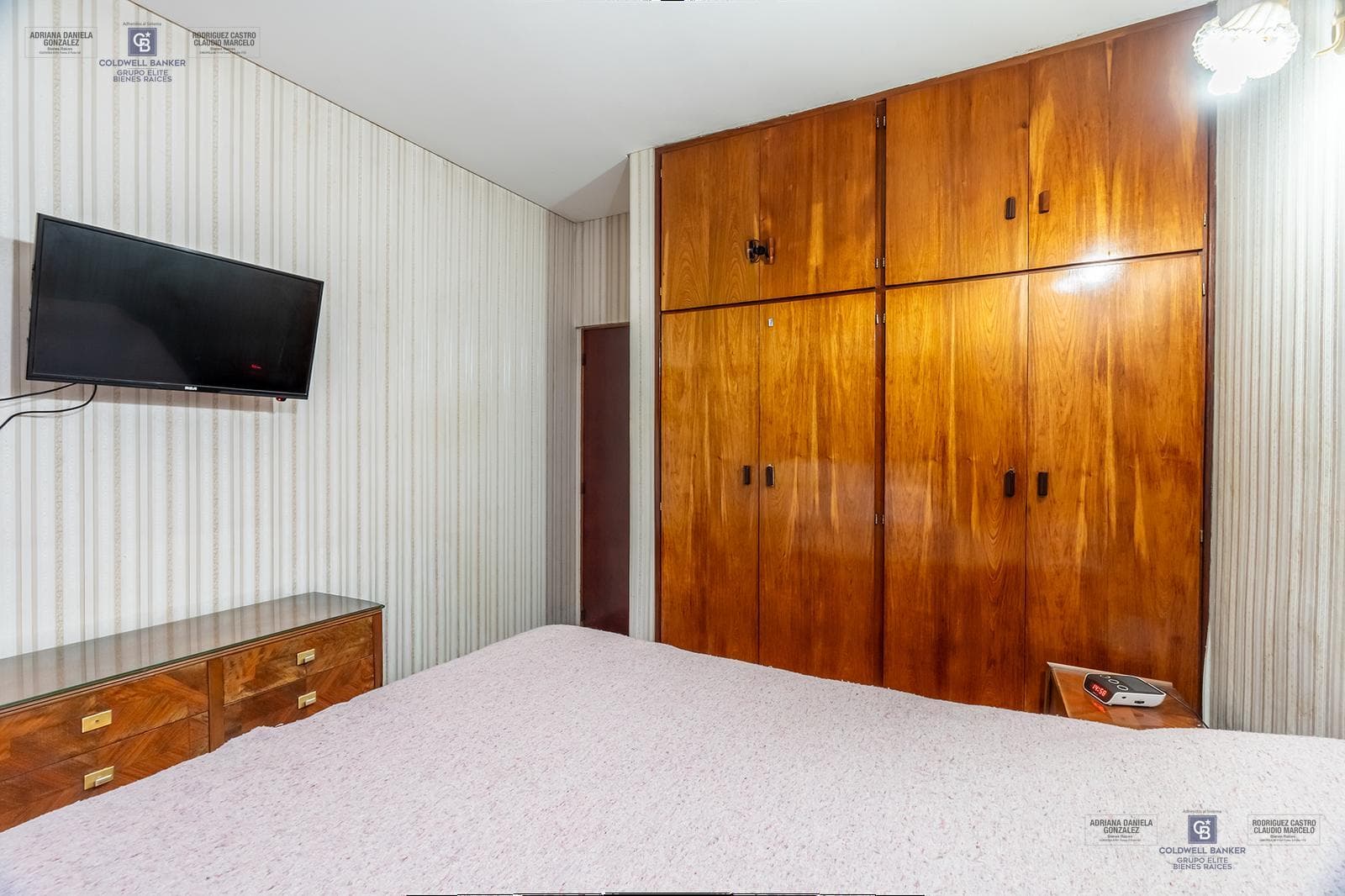 HOUSE FOR SALE IN REMEDIOS DE ESCALADA
