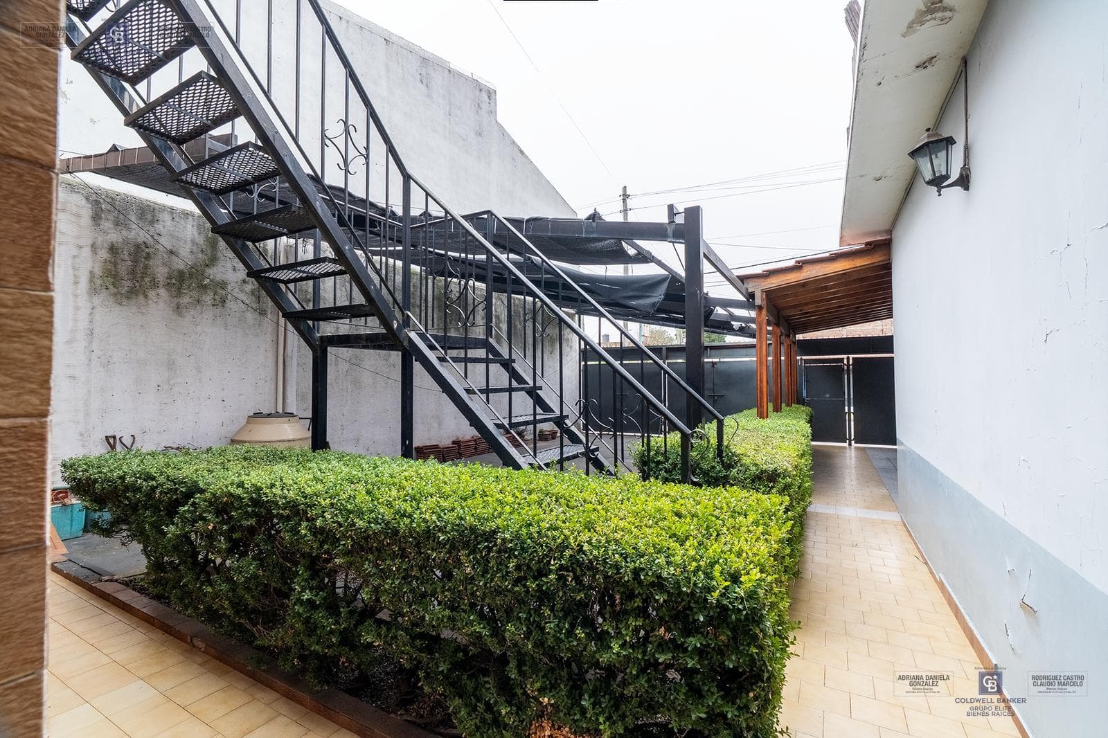 HOUSE FOR SALE IN REMEDIOS DE ESCALADA
