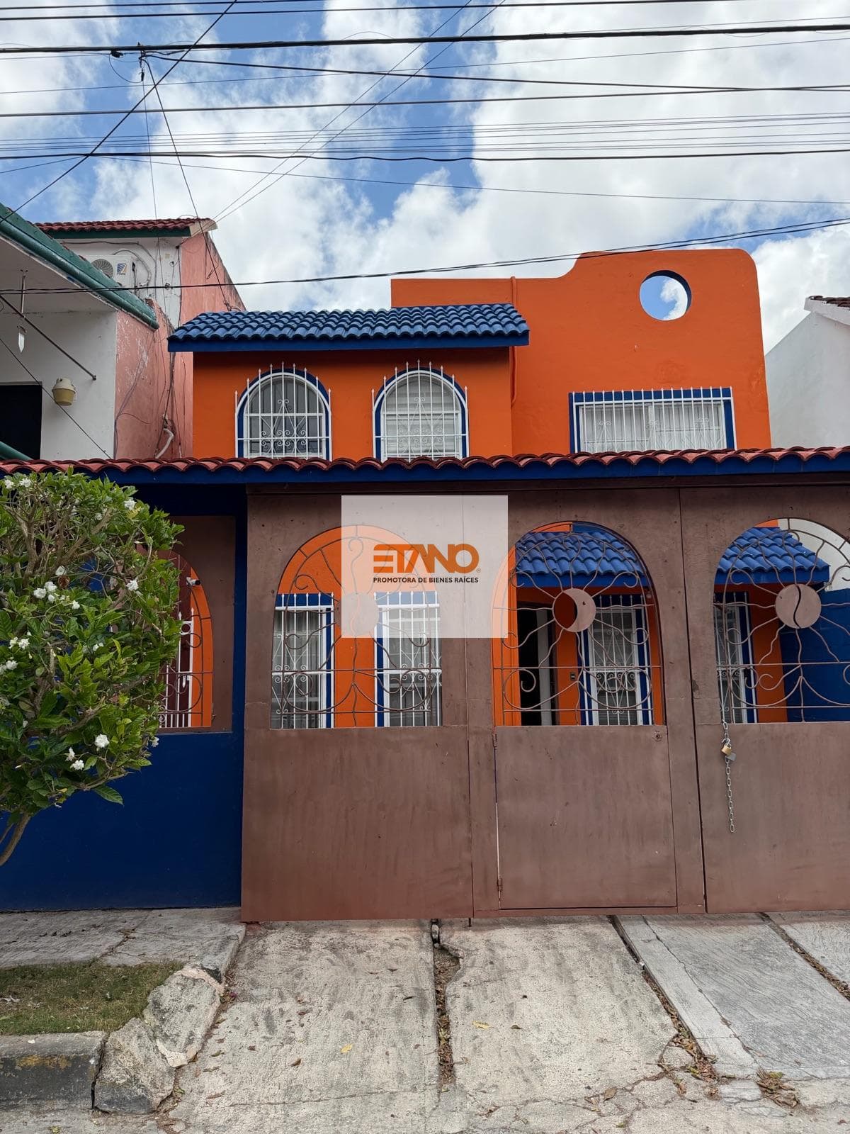 House for SALE in Cancún on Av. Luna and Kohunlich