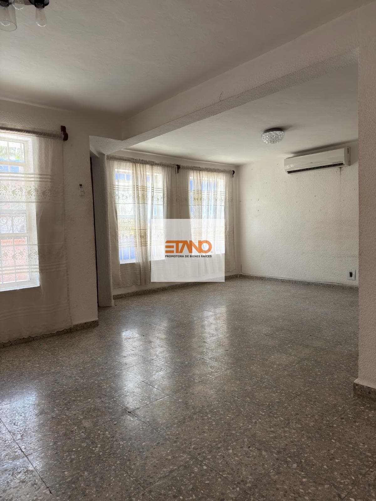 House for SALE in Cancún on Av. Luna and Kohunlich
