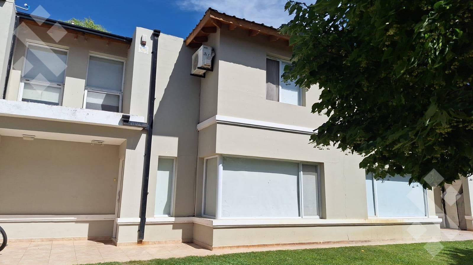 FOR SALE: 3-Bedroom Duplex in the El Maiten Gated Community, Neuquén.