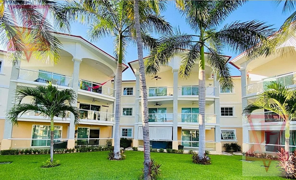 Apartment for Sale in Acapulco - Furnished, Resort-Style Amenities, Live the Diamond Experience.