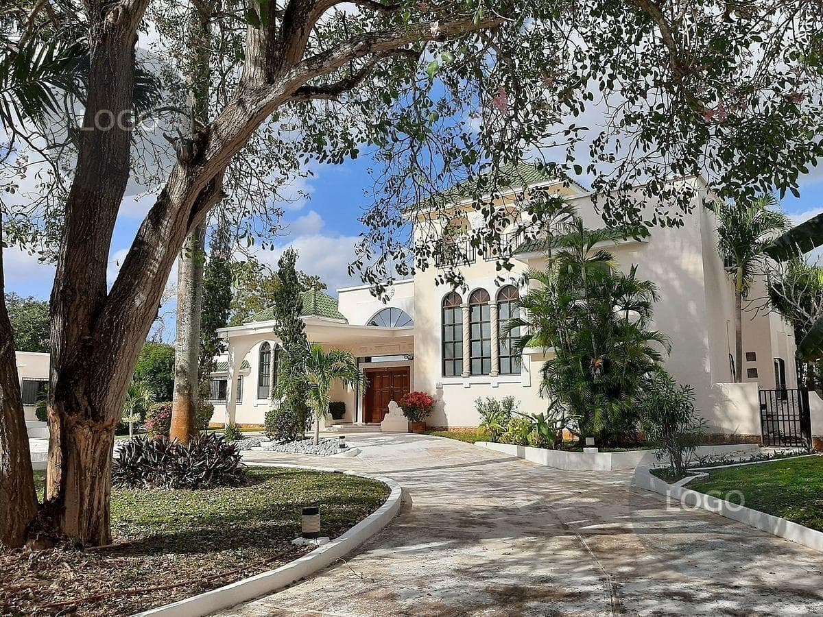 ELEGANT HOME FOR SALE IN MÉRIDA ON THE PRIVATE LA CEIBA GOLF CLUB ESTATE