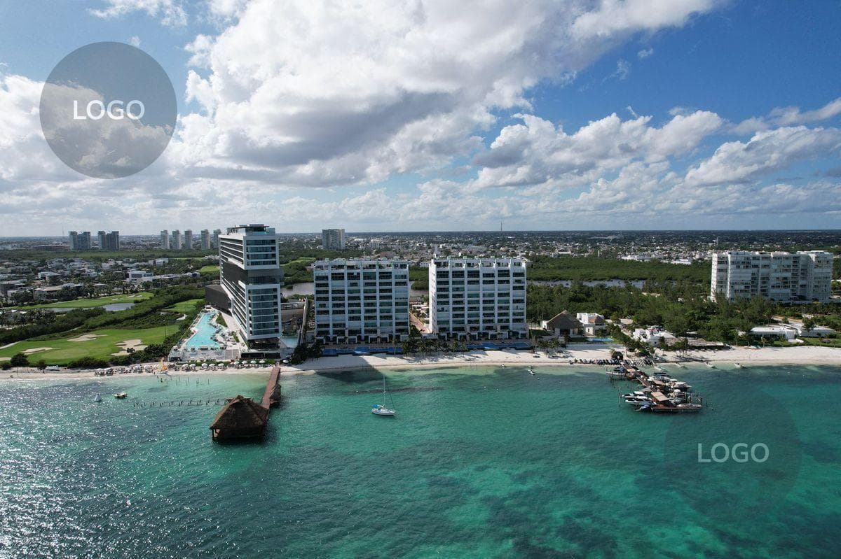 SPECTACULAR APARTMENT FOR SALE IN CANCUN, ON THE BEACHFRONT