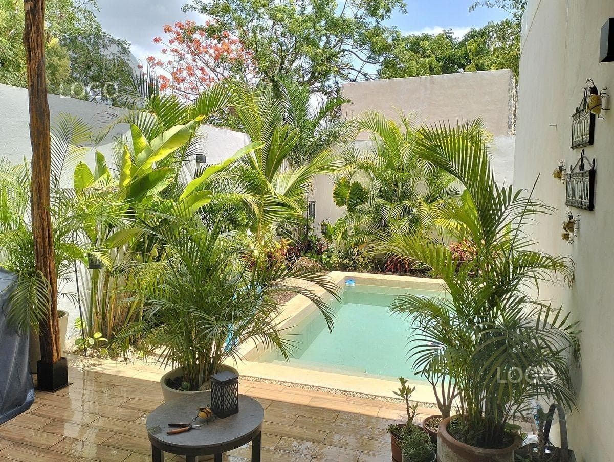 BEAUTIFUL ONE-STORY HOUSE IN A QUIET PRIVATE RESIDENTIAL COMPLEX NORTH OF MÉRIDA