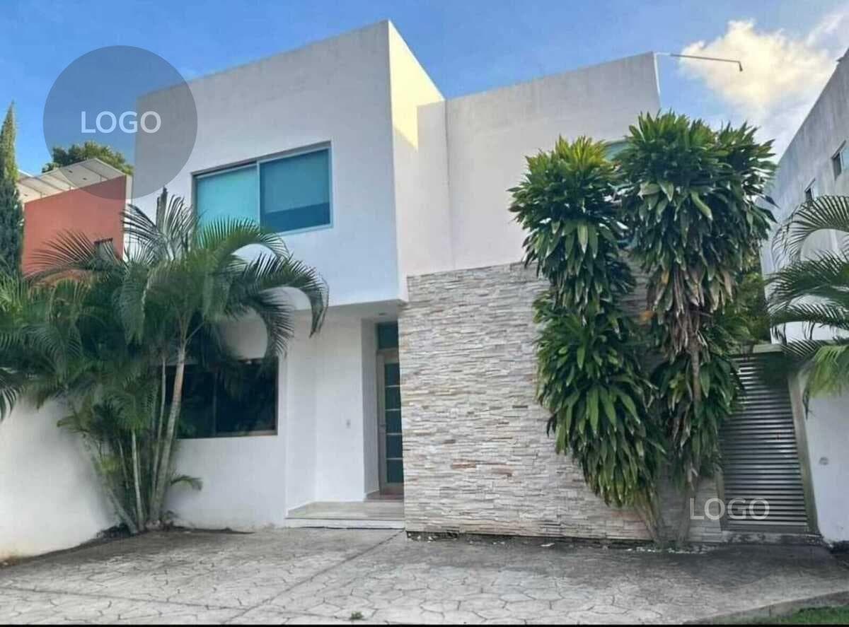 HOUSE FOR SALE IN CHETUMAL, QUINTANA ROO.
