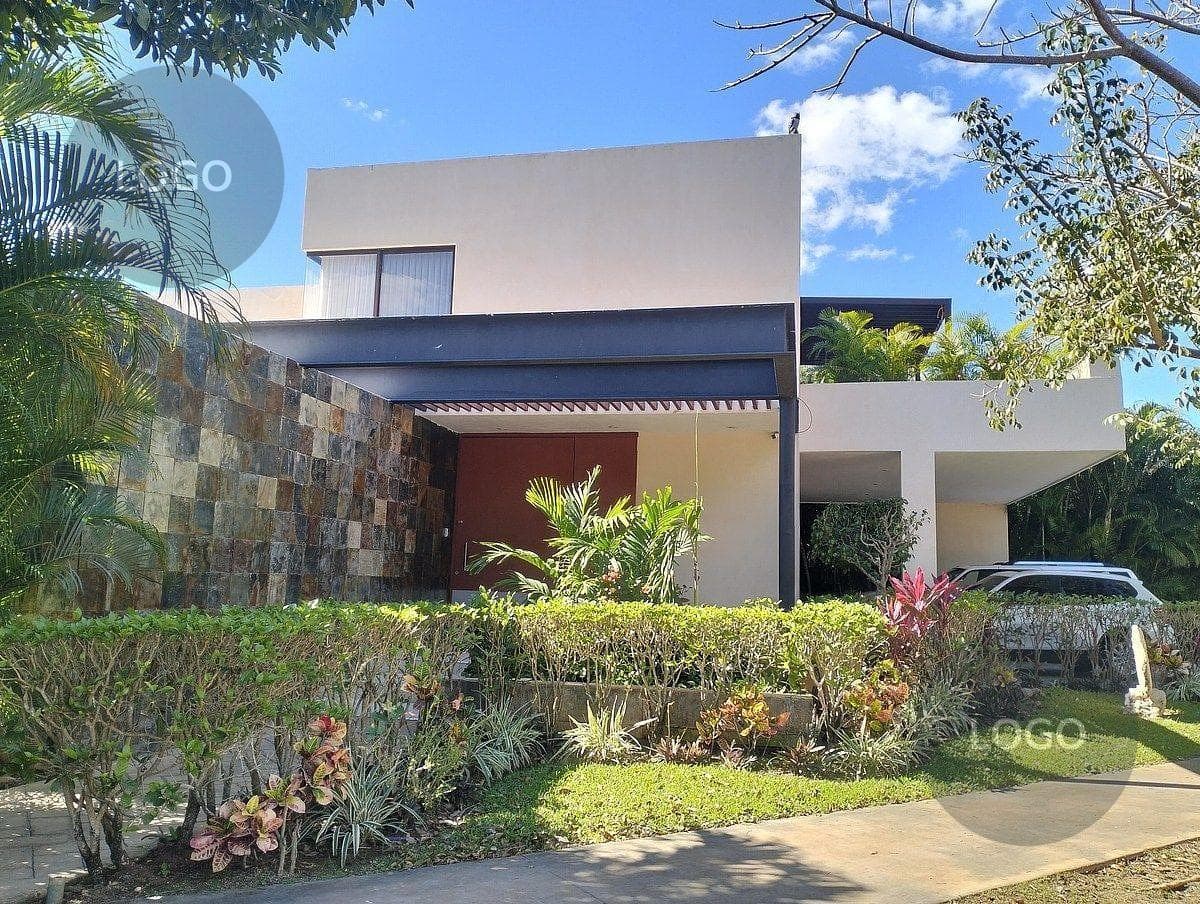 ELEGANT HOME FOR SALE AT YUCATAN COUNTRY CLUB