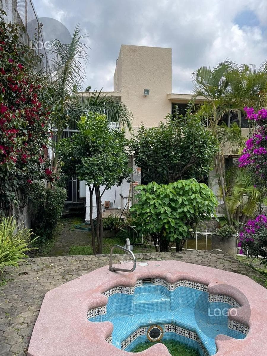 HOUSE IN CUERNAVACA FOR SALE