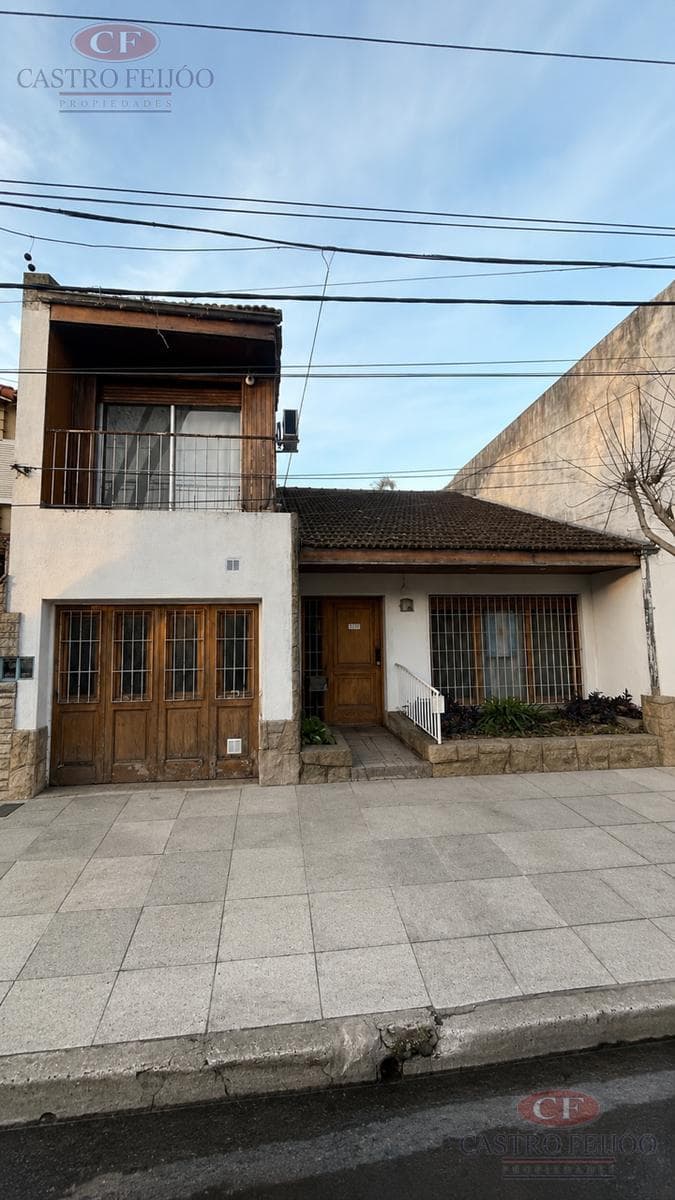 House for SALE in Olivos - 2700 Chacabuco - Location and Price