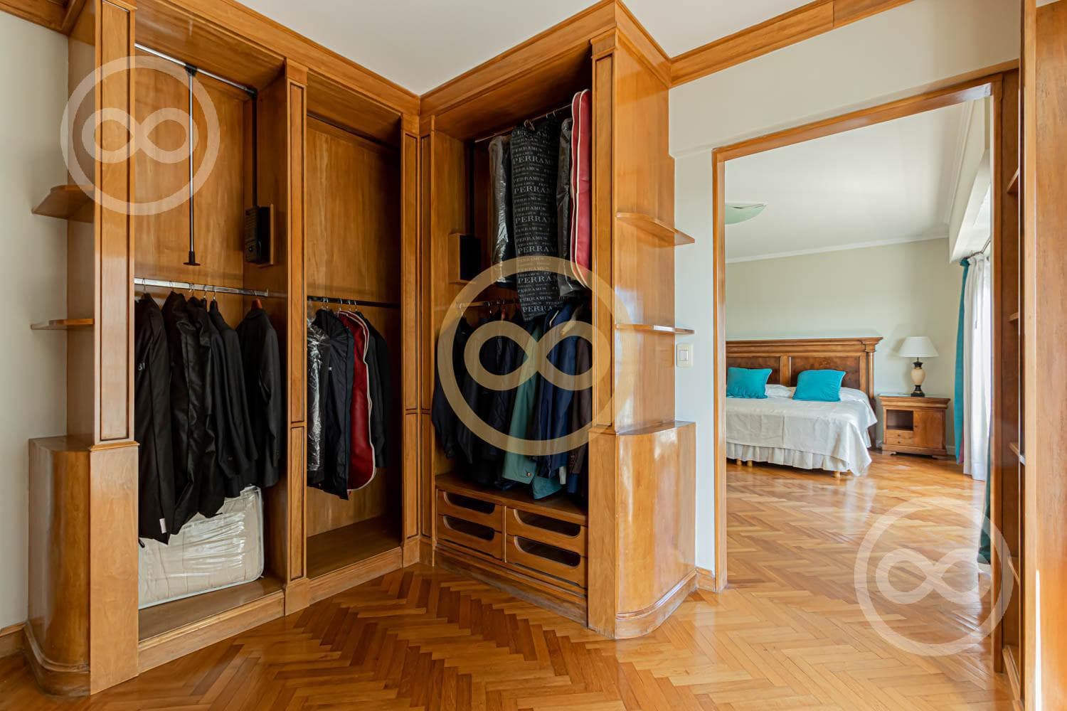 Apartment for Sale in Retiro/Recoleta: 3 or 4 En-Suite Bedrooms, 2 Parking Spaces, Premium Tower, River View