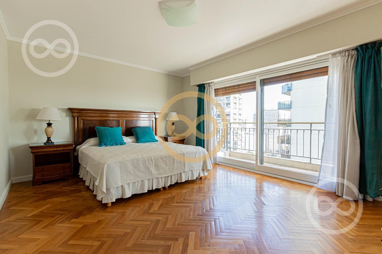 Apartment for Sale in Retiro/Recoleta: 3 or 4 En-Suite Bedrooms, 2 Parking Spaces, Premium Tower, River View