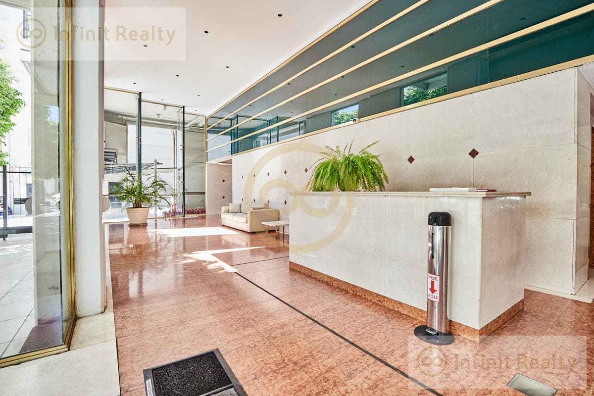 Apartment for Sale in Retiro/Recoleta: 3 or 4 En-Suite Bedrooms, 2 Parking Spaces, Premium Tower, River View