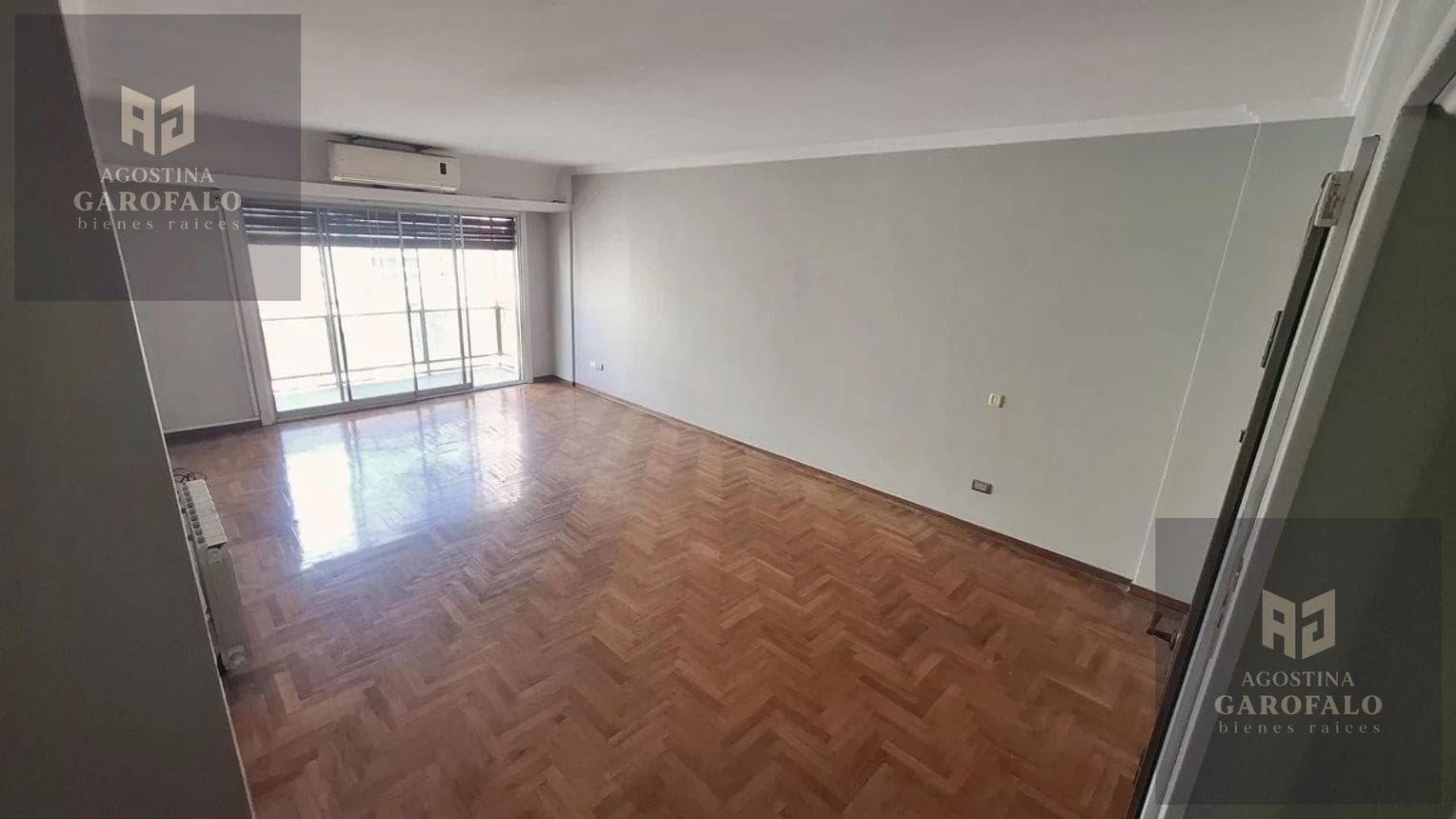 4-room apartment for sale, with a wrap-around balcony facing the front, parking space, and eligible for financing