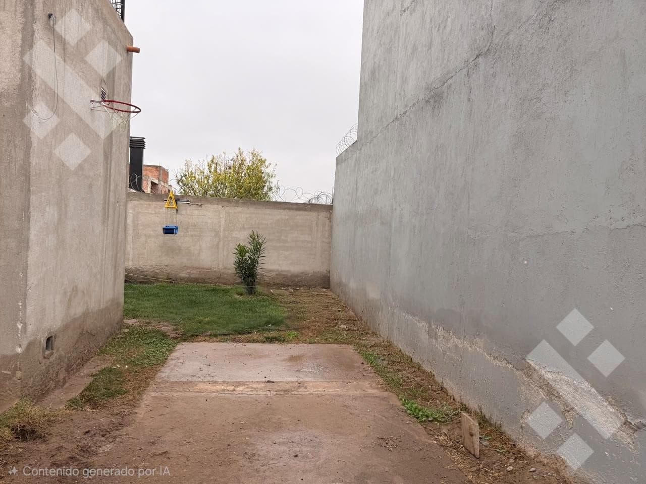 3-BEDROOM DUPLEX FOR SALE - LOS LIRIOS NEIGHBORHOOD, CIPOLLETI