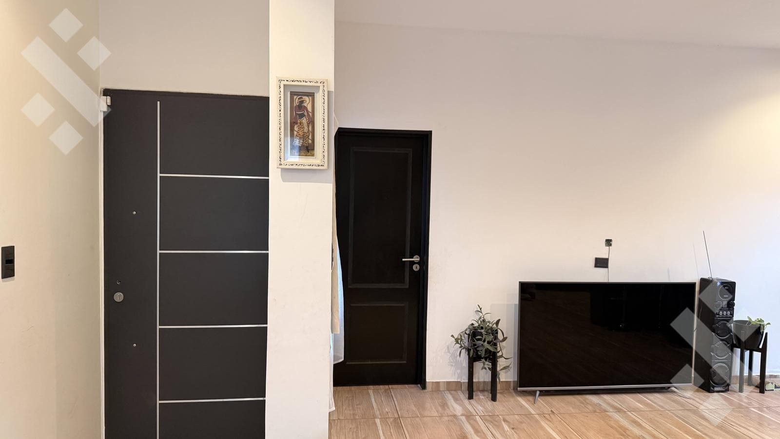 3-BEDROOM DUPLEX FOR SALE - LOS LIRIOS NEIGHBORHOOD, CIPOLLETI