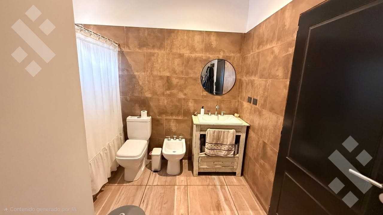 3-BEDROOM DUPLEX FOR SALE - LOS LIRIOS NEIGHBORHOOD, CIPOLLETI