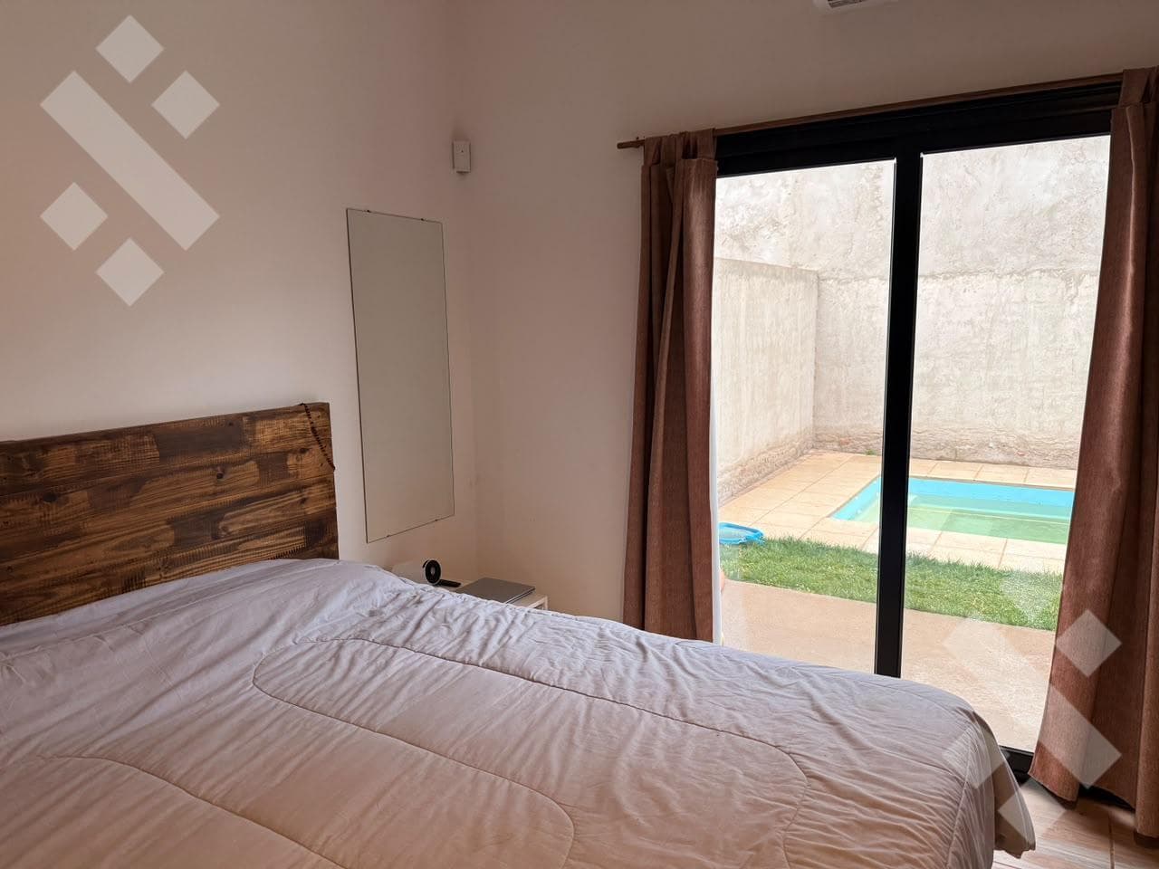 3-BEDROOM DUPLEX FOR SALE - LOS LIRIOS NEIGHBORHOOD, CIPOLLETI