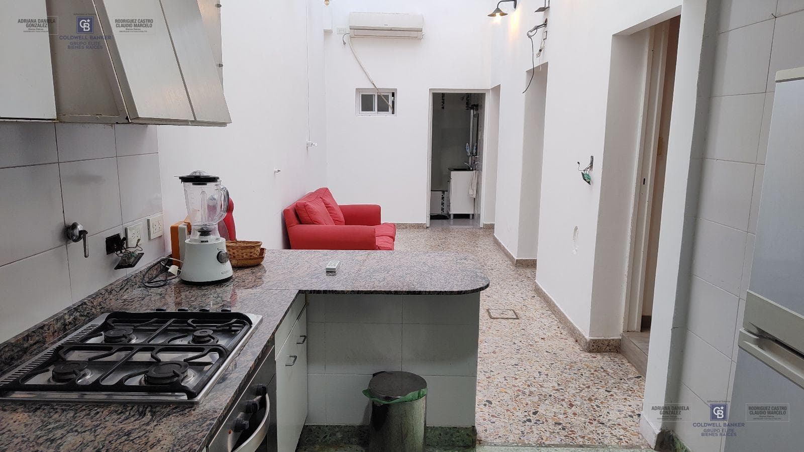 HOUSE FOR SALE: 8 ROOMS, BALCONY, TERRACE, OUTDOOR KITCHEN, AND GRILL IN CABALLITO
