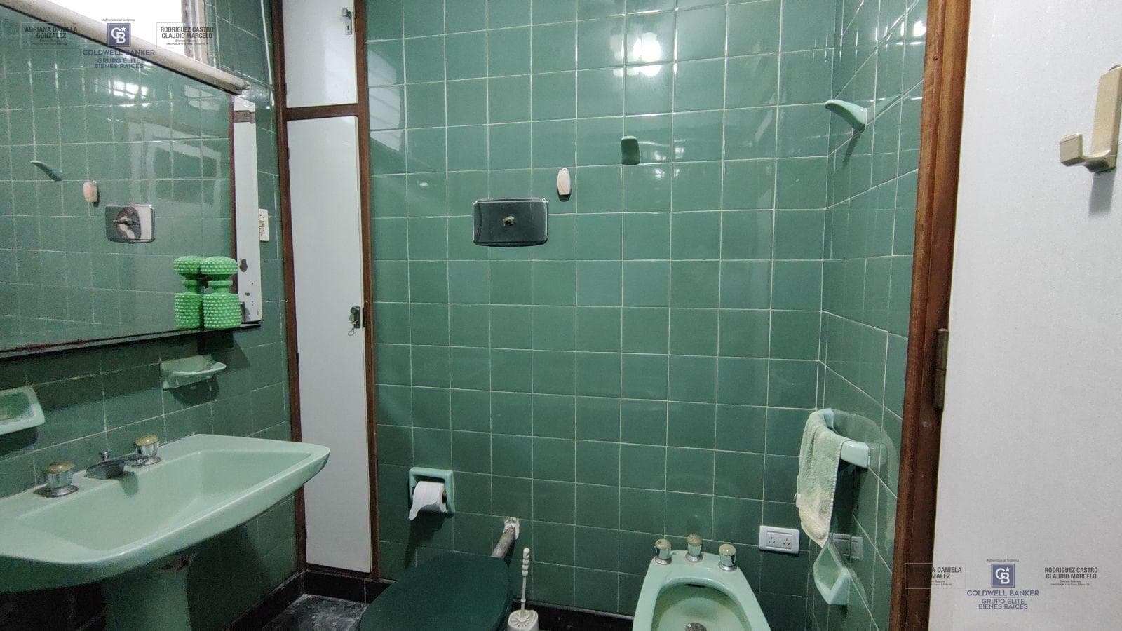 HOUSE FOR SALE: 8 ROOMS, BALCONY, TERRACE, OUTDOOR KITCHEN, AND GRILL IN CABALLITO