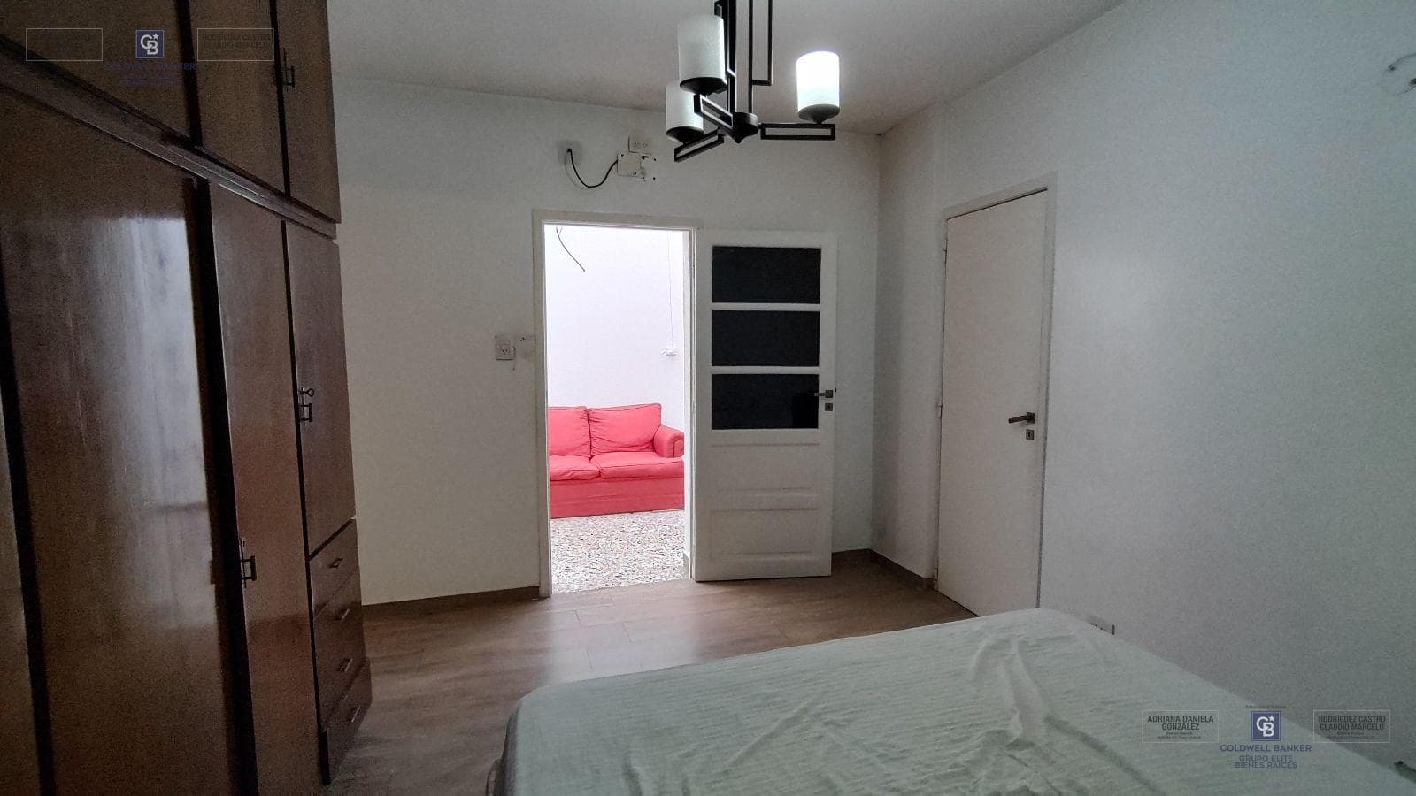 HOUSE FOR SALE: 8 ROOMS, BALCONY, TERRACE, OUTDOOR KITCHEN, AND GRILL IN CABALLITO