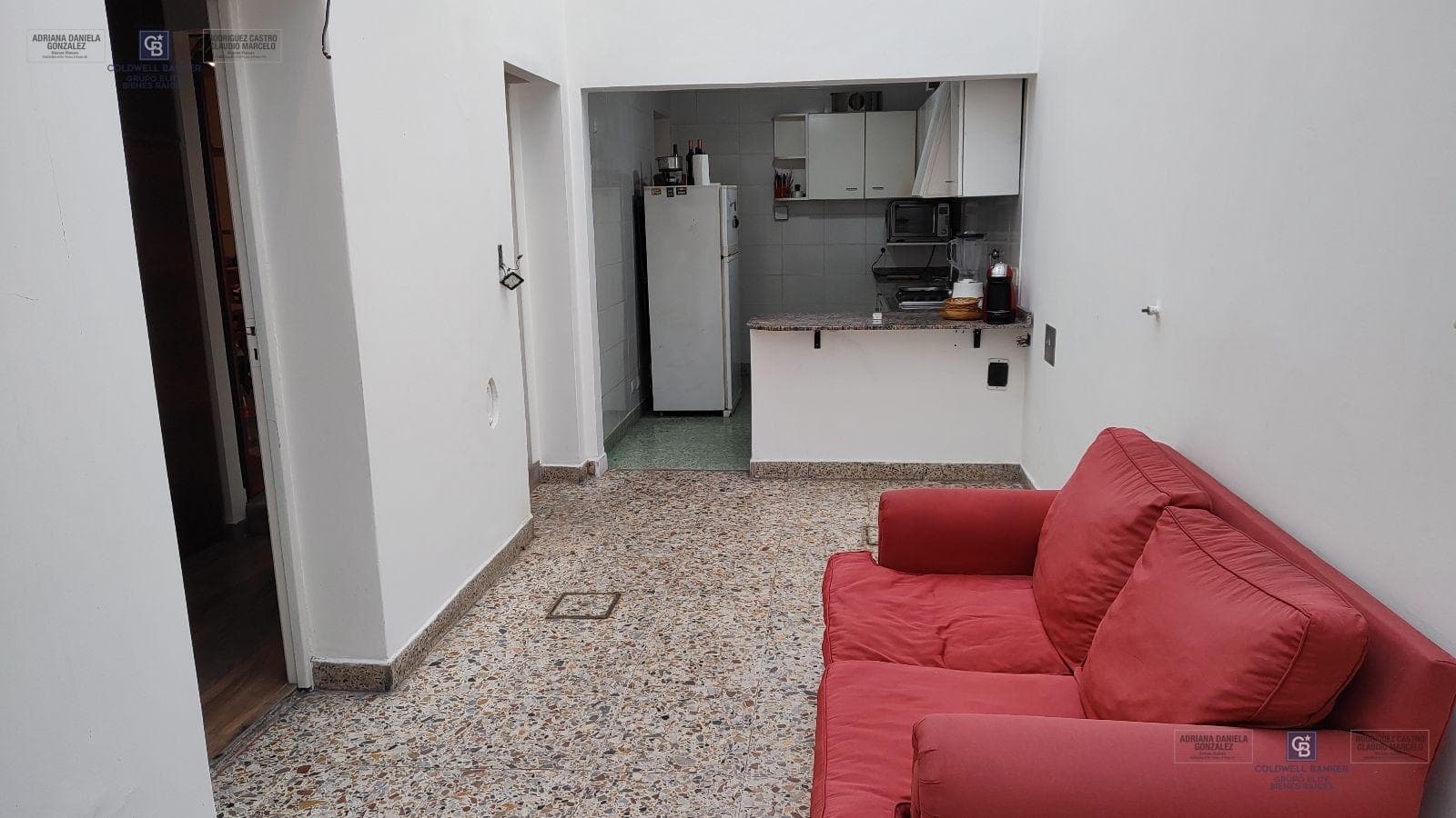 HOUSE FOR SALE: 8 ROOMS, BALCONY, TERRACE, OUTDOOR KITCHEN, AND GRILL IN CABALLITO