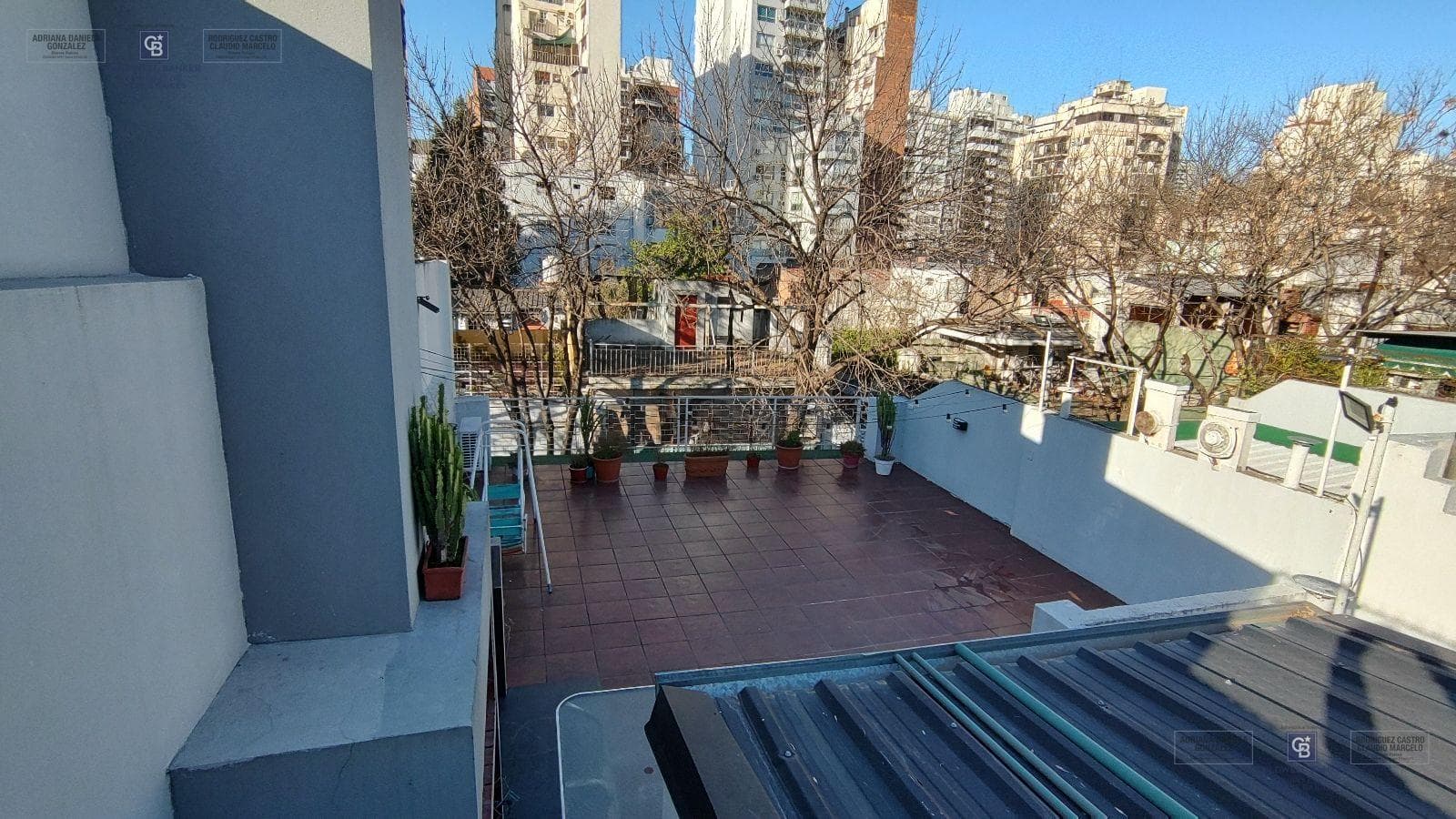 HOUSE FOR SALE: 8 ROOMS, BALCONY, TERRACE, OUTDOOR KITCHEN, AND GRILL IN CABALLITO