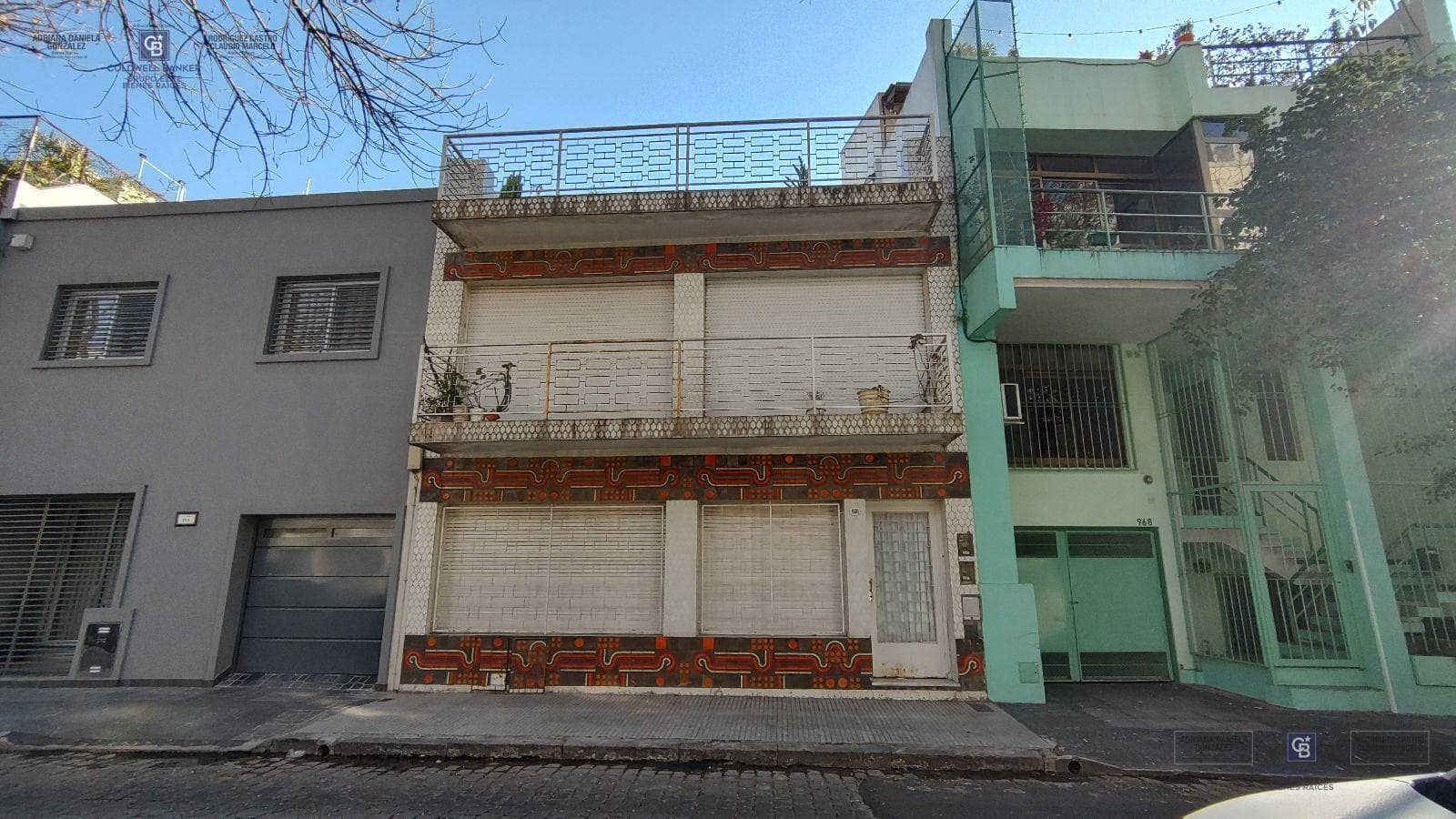 HOUSE FOR SALE: 8 ROOMS, BALCONY, TERRACE, OUTDOOR KITCHEN, AND GRILL IN CABALLITO
