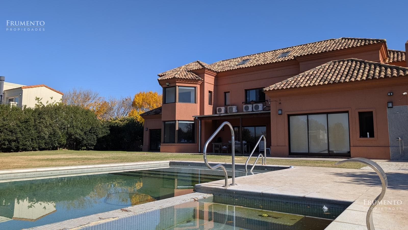 9-room house in Pilara, on a 1,500 m² lot