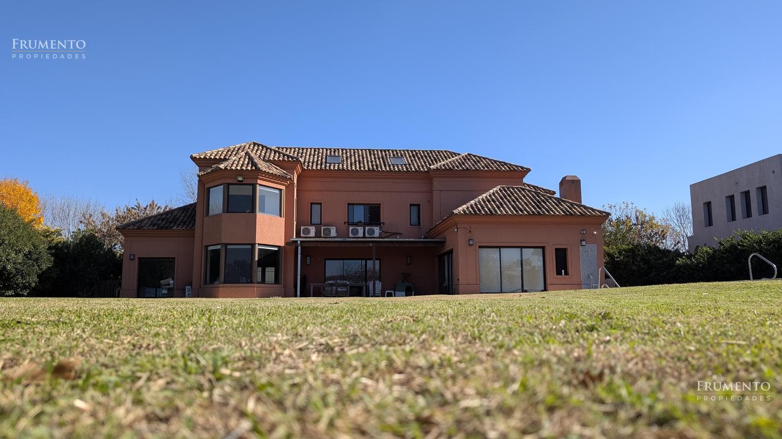 9-room house in Pilara, on a 1,500 m² lot