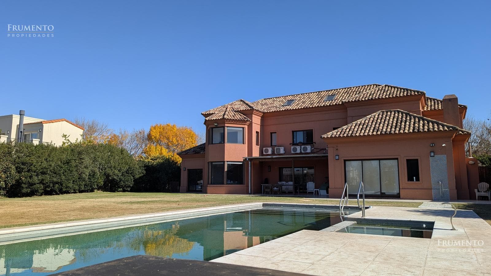 9-room house in Pilara, on a 1,500 m² lot