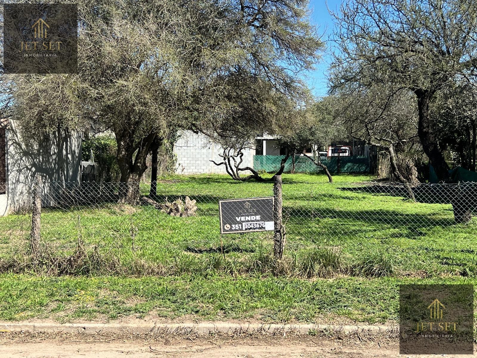 FOR SALE | EL TALAR DE MENDIOLAZA LOT | 560 Meters, Paved Street