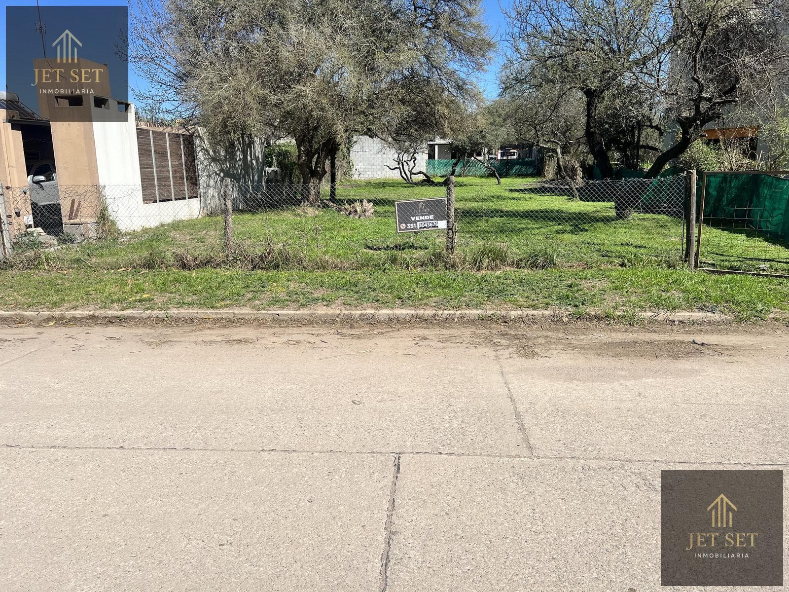 FOR SALE | EL TALAR DE MENDIOLAZA LOT | 560 Meters, Paved Street