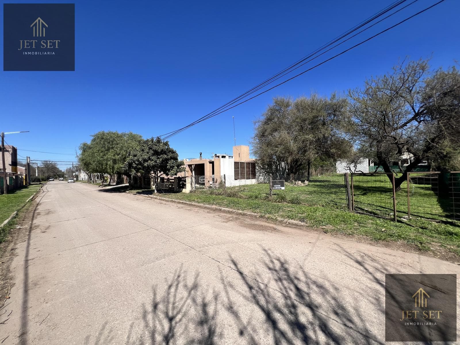 FOR SALE | EL TALAR DE MENDIOLAZA LOT | 560 Meters, Paved Street