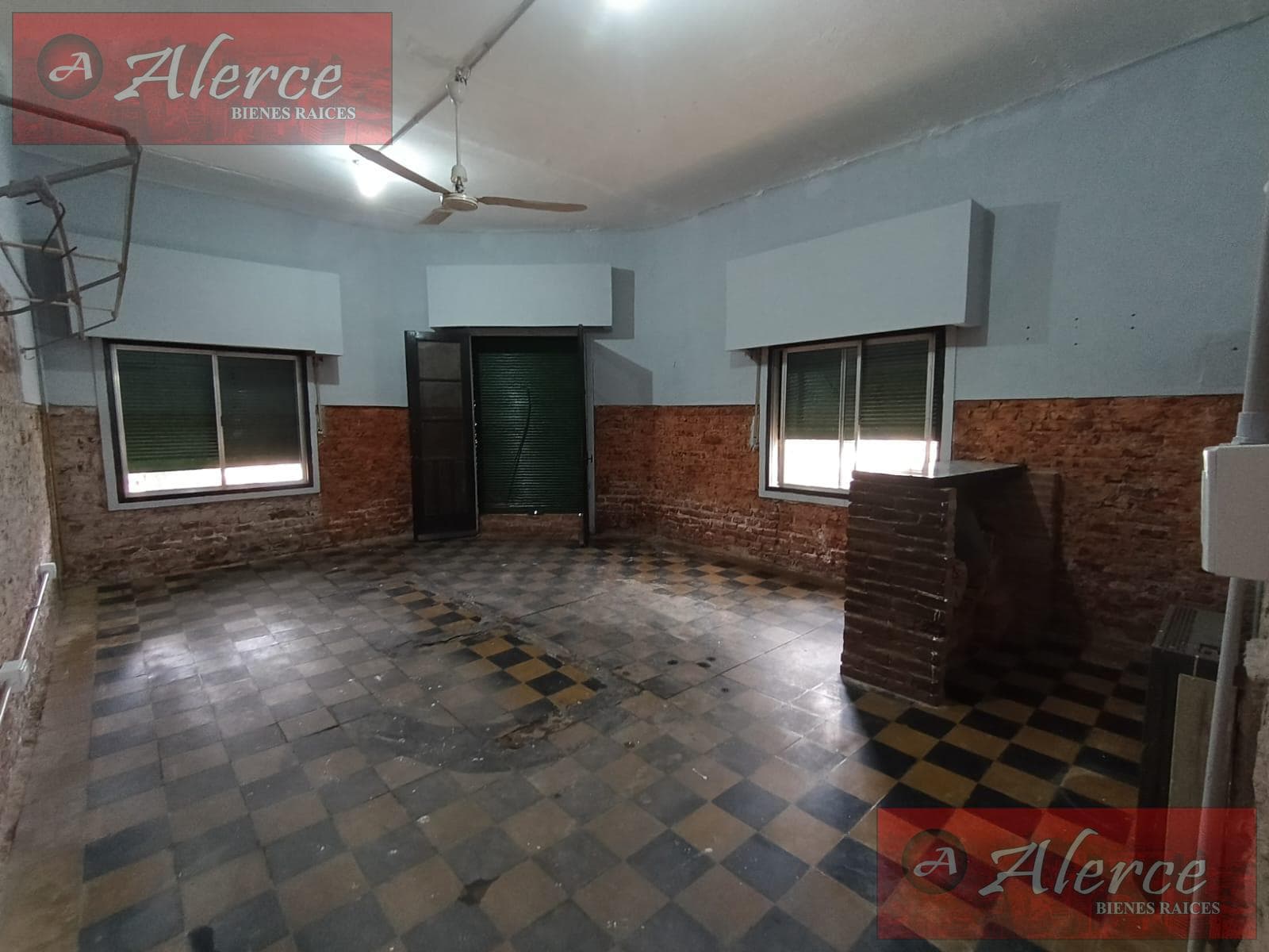 3-ROOM APARTMENT WITH SHOWROOM AND GARAGE, JUST A FEW METERS FROM THE GERLI BRIDGE