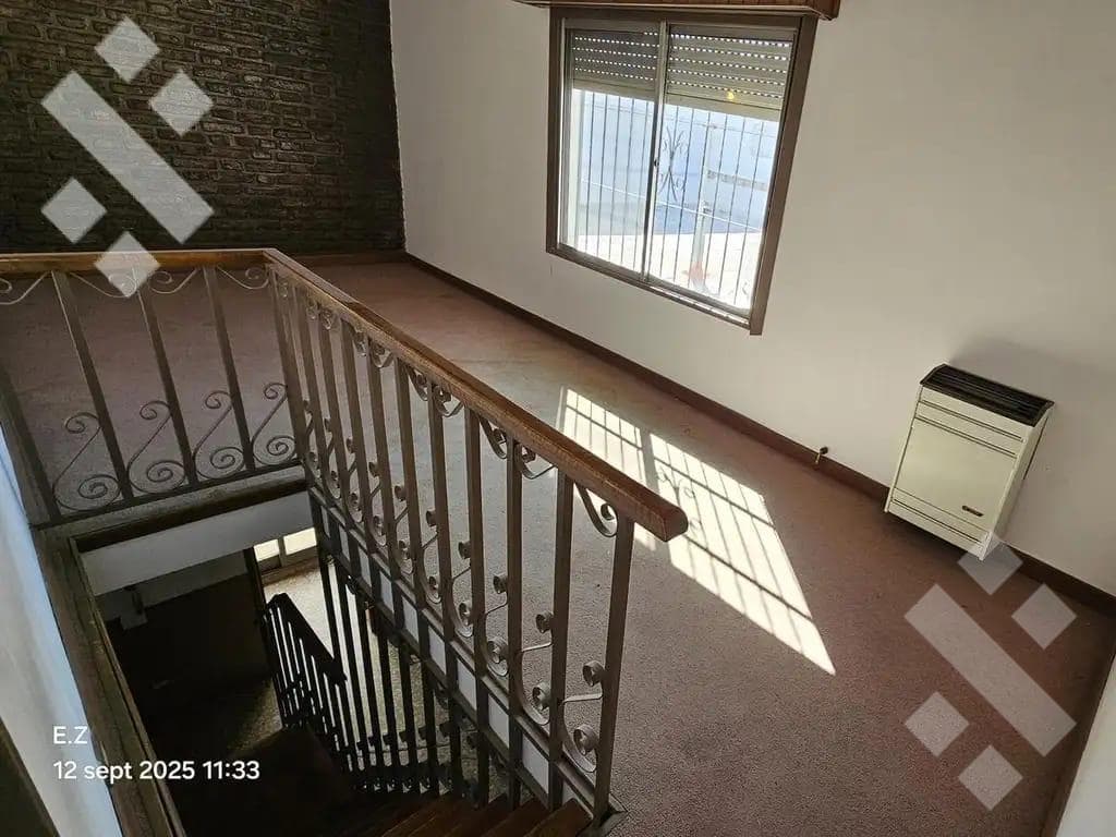 House for Sale on Miguel A. Camino Street, around number 400 - Neuquén -