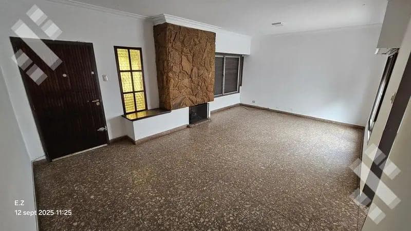 House for Sale on Miguel A. Camino Street, around number 400 - Neuquén -