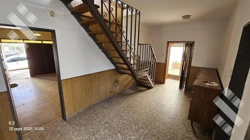 House for Sale on Miguel A. Camino Street, around number 400 - Neuquén -