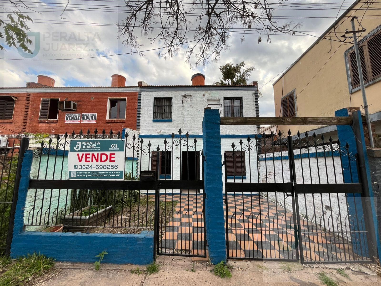 House for Sale: 3 Bedrooms, Brown 2700