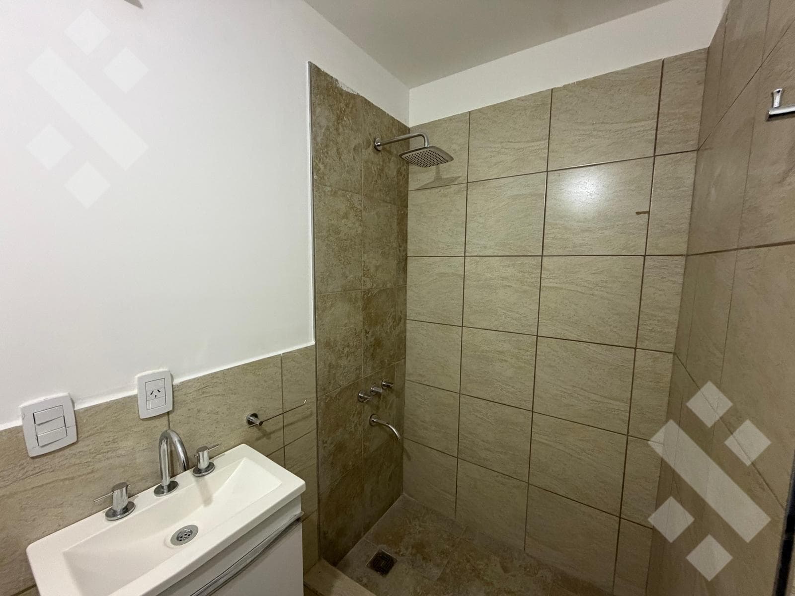 For Sale: Brand-new 1-bedroom apartment, 73 m², with garage. Neuquén City