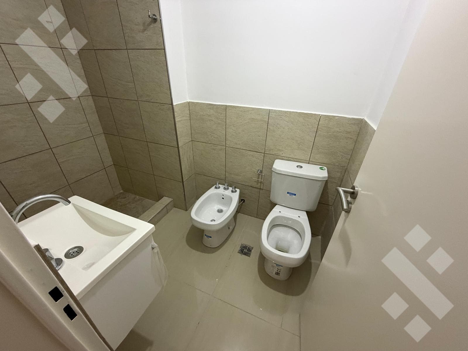 For Sale: Brand-new 1-bedroom apartment, 73 m², with garage. Neuquén City