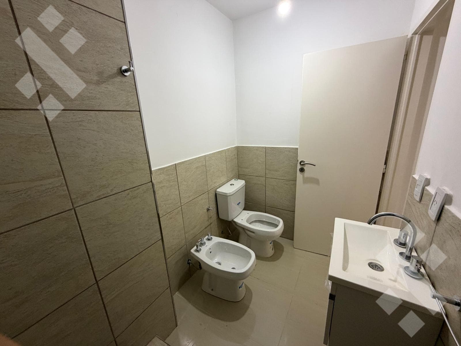 For Sale: Brand-new 1-bedroom apartment, 73 m², with garage. Neuquén City
