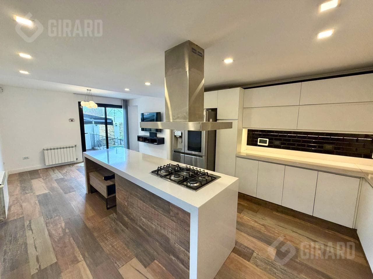 4-room house for sale with a heated pool, in impeccable condition, in the San Carlos area.