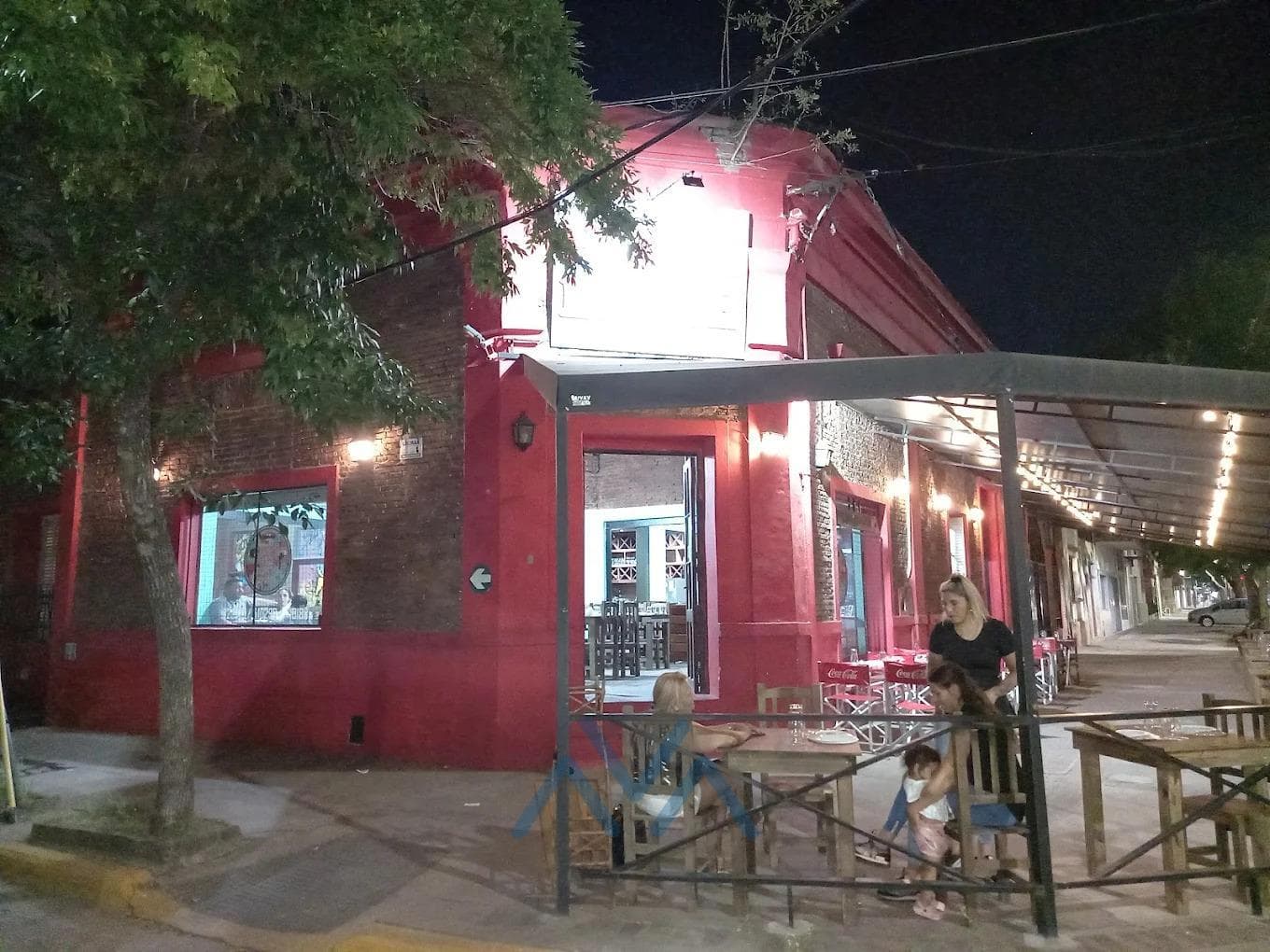Restaurant Business for Sale at Av. Rocha and Pinto, Downtown, Pergamino, Buenos Aires