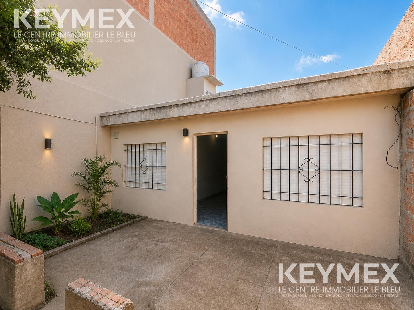HOUSE FOR SALE IN VILLA CELINA: 3 BEDROOMS WITH PATIO AND GARAGE