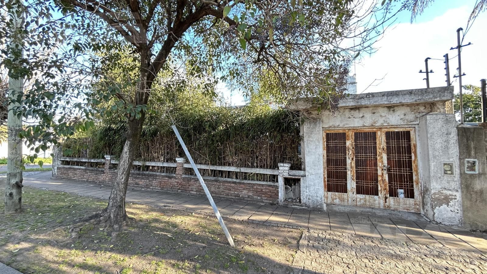 LAND FOR SALE | LARGE LOT | 274 M² | CORNER LOT | IDEAL FOR DEVELOPMENT