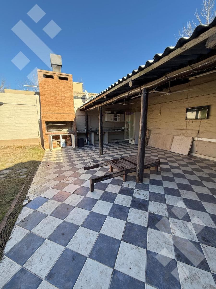 LAND FOR SALE WITH A SWIMMING POOL AND BARBECUE AREA