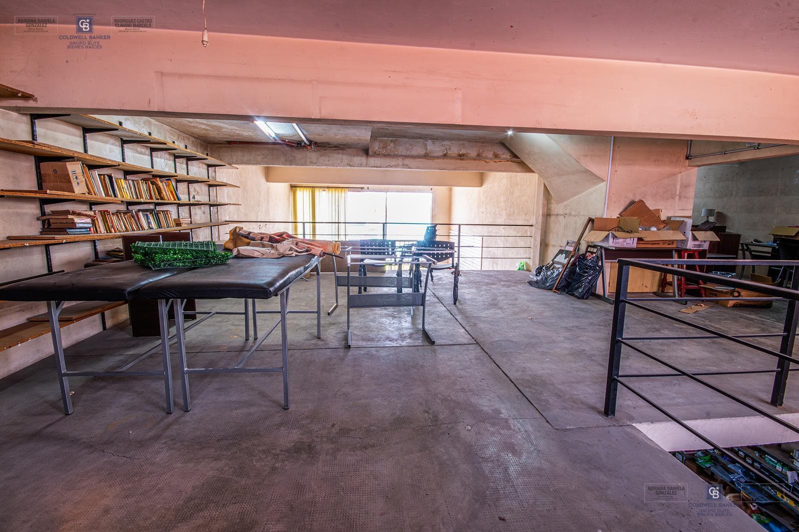 COMMERCIAL SPACE FOR SALE IN A CONDOMINIUM IN LOMAS DE ZAMORA.