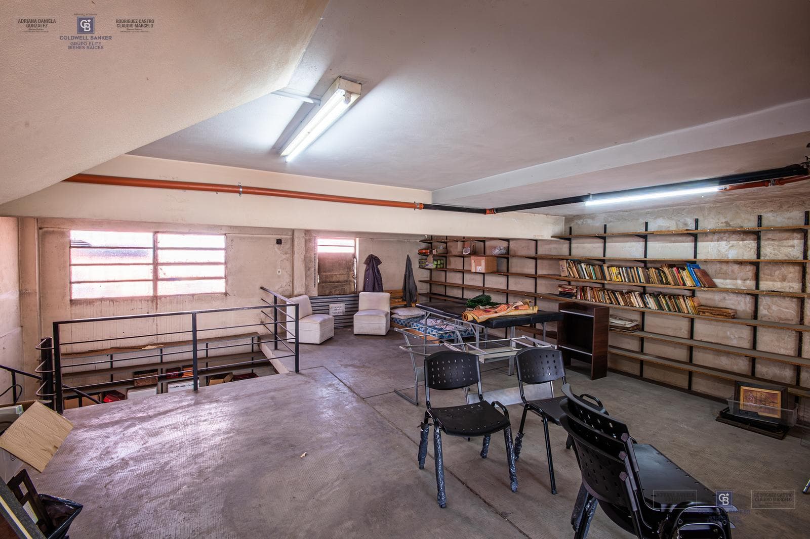 COMMERCIAL SPACE FOR SALE IN A CONDOMINIUM IN LOMAS DE ZAMORA.
