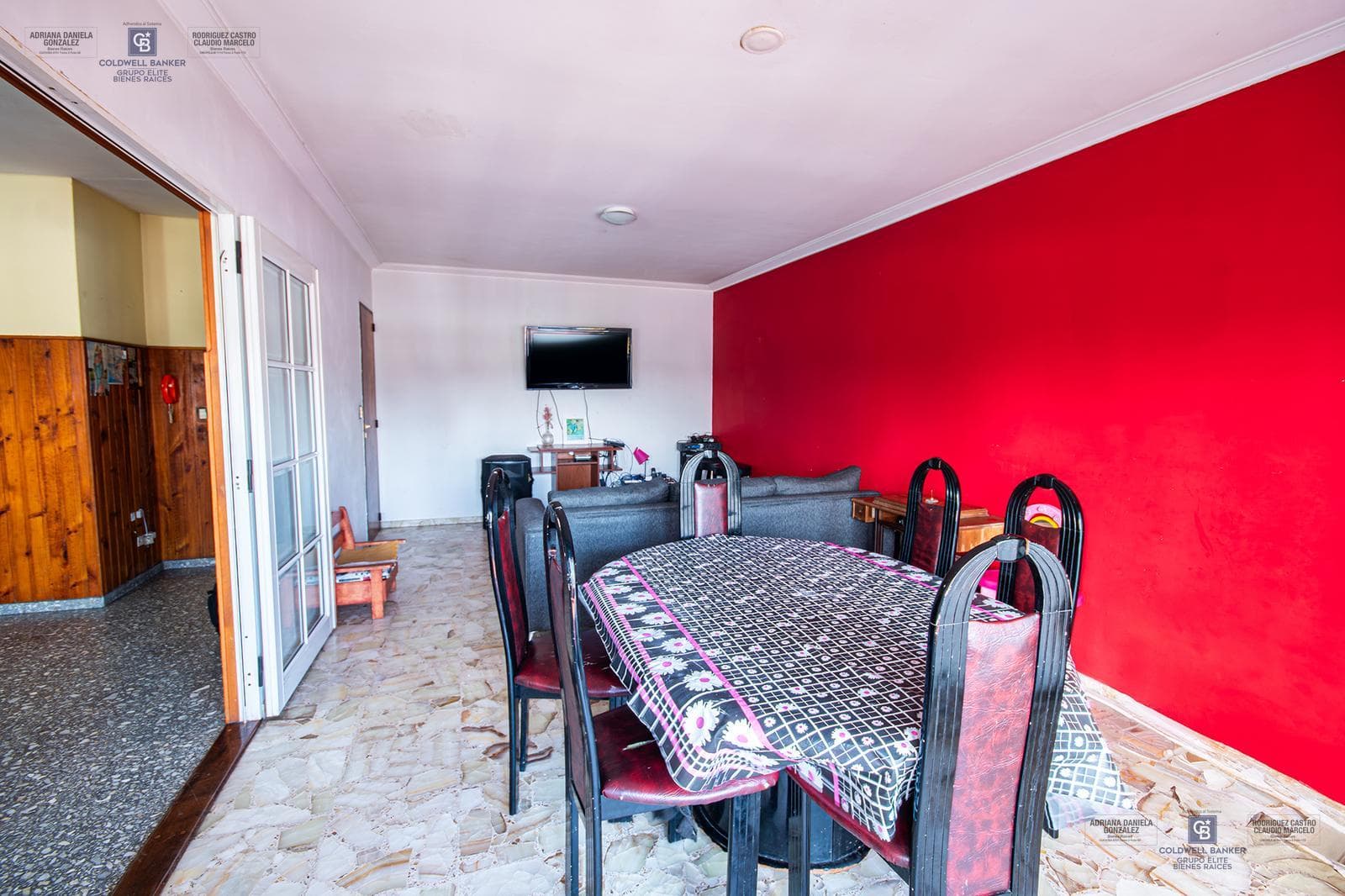 SALE OF A ONE-STORY PH IN LOMAS DE ZAMORA.