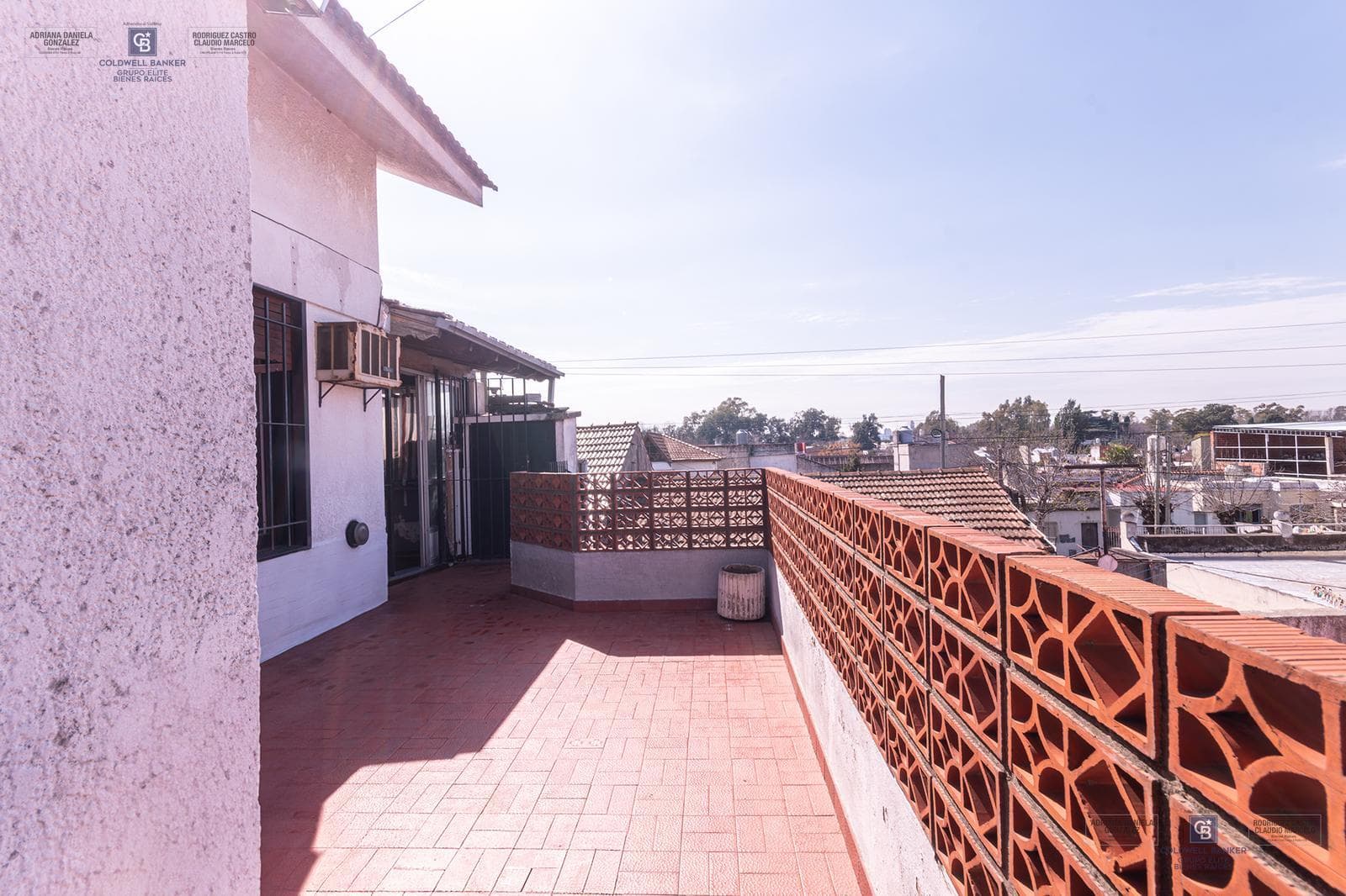 SALE OF A ONE-STORY PH IN LOMAS DE ZAMORA.